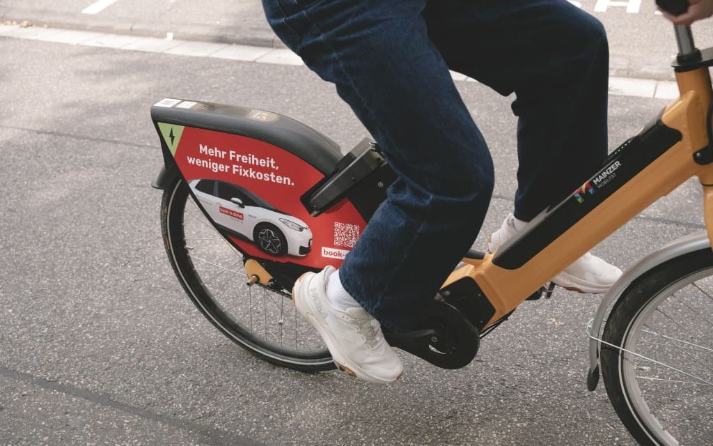 meinRad Pedelec mit book-n-drive Werbefläche